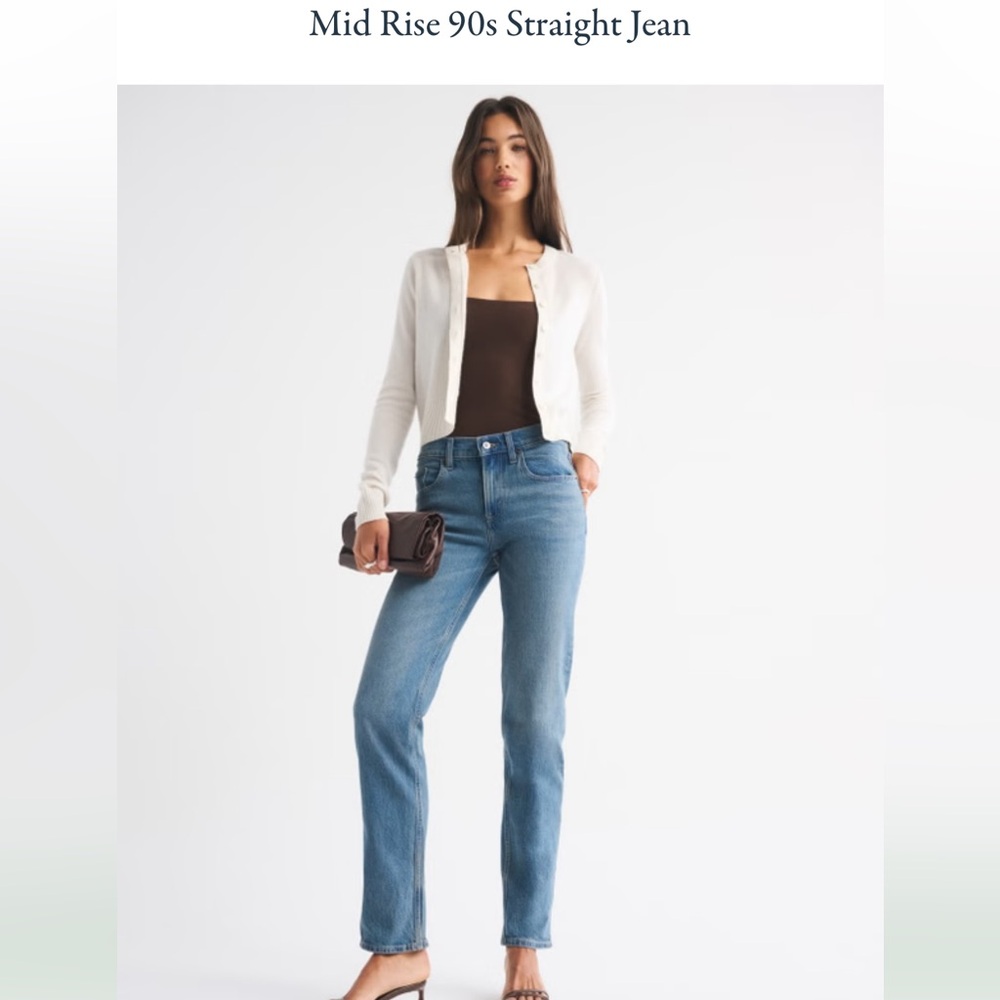 Abercrombie Mid Rise 90s Straight Jean in Medium Blue